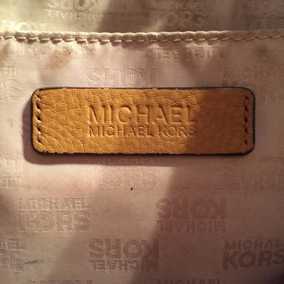 auth MICHAEL by MICHAEL KORS overnight bag $650 - Picture 3 of 16